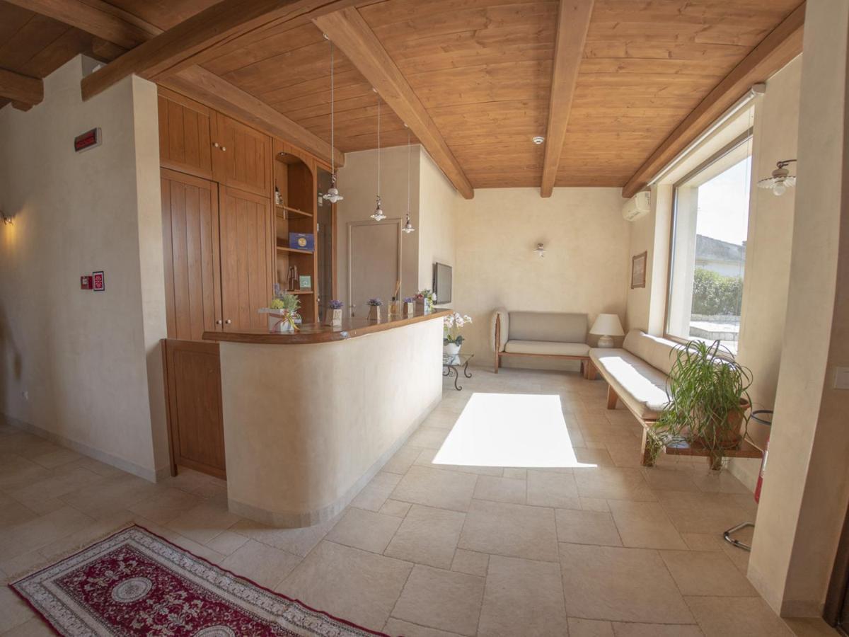 床铺与早餐Masseria Chinunno 2*