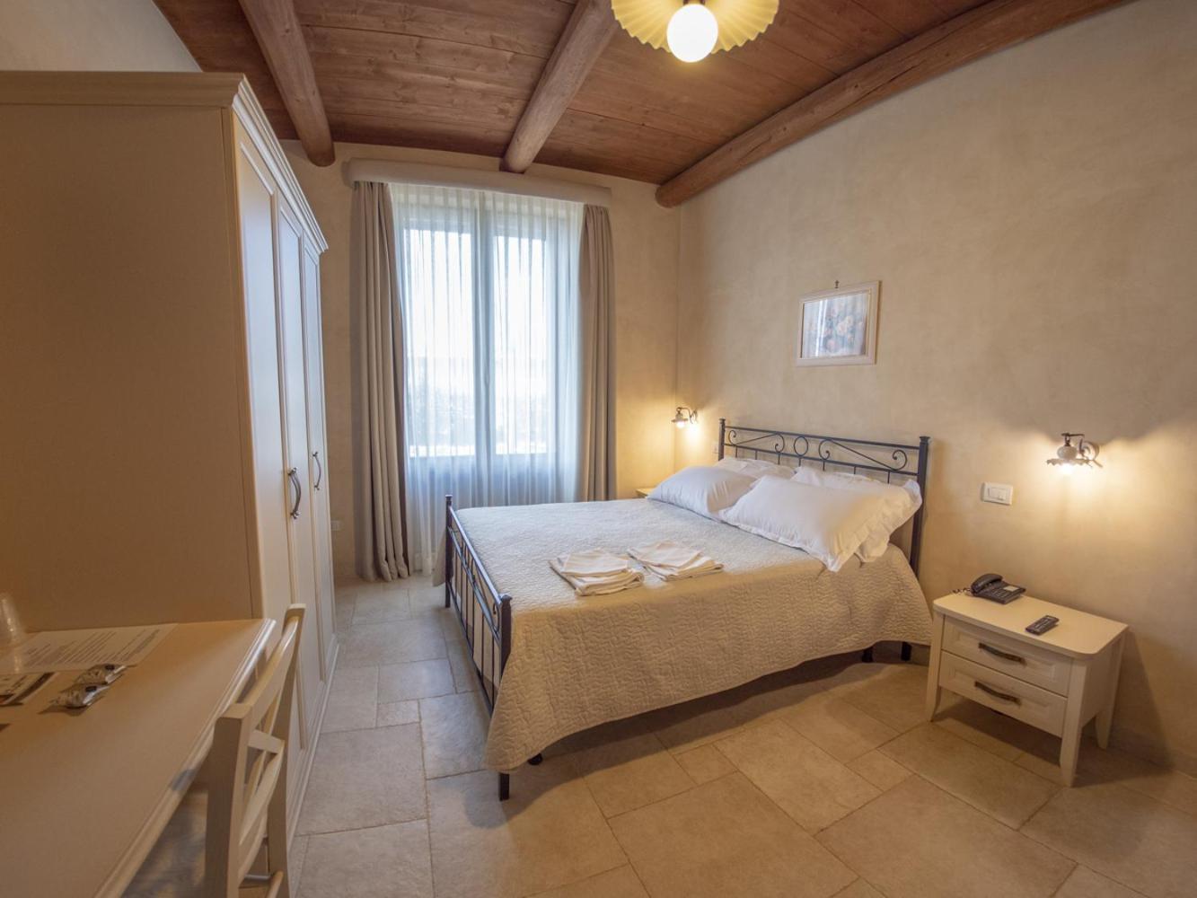 Masseria Chinunno床铺和早餐